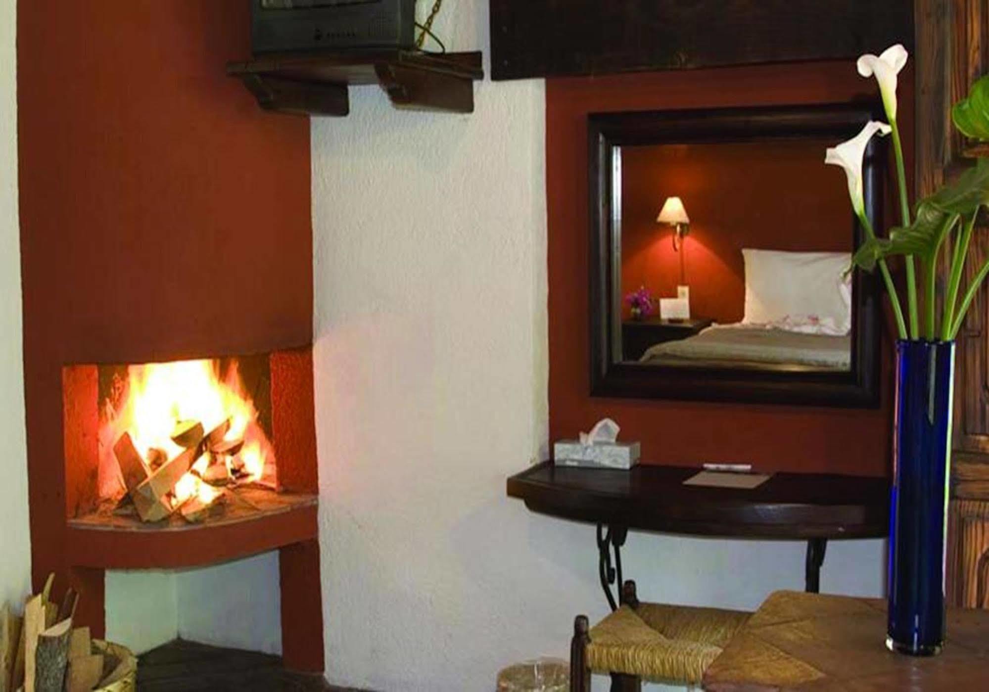 Hosteria San Felipe Pátzcuaro Екстериор снимка